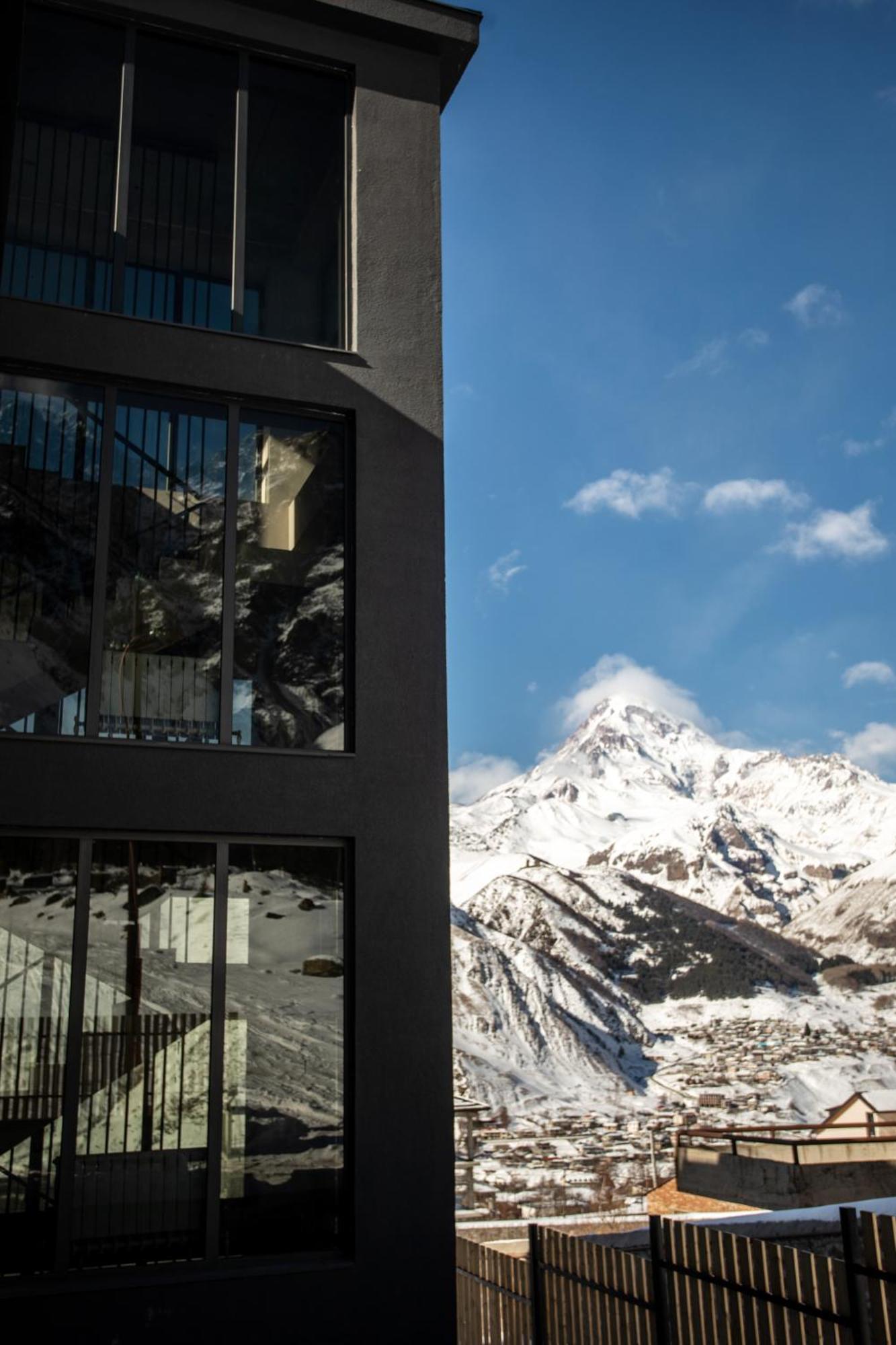 Kazbegi Hotel Grand View Bagian luar foto