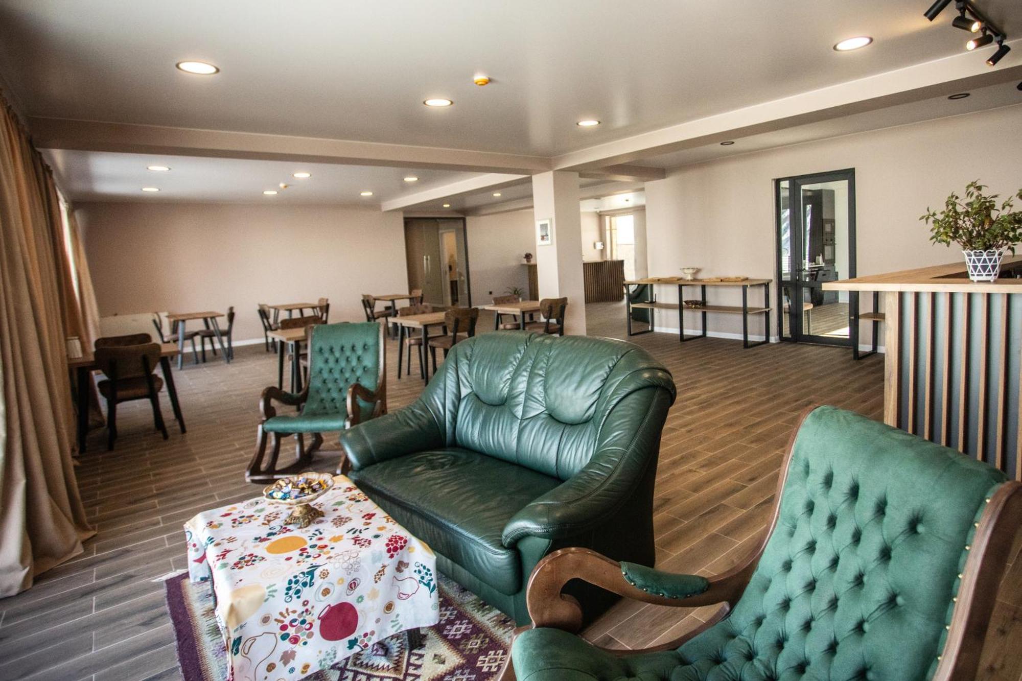 Kazbegi Hotel Grand View Bagian luar foto