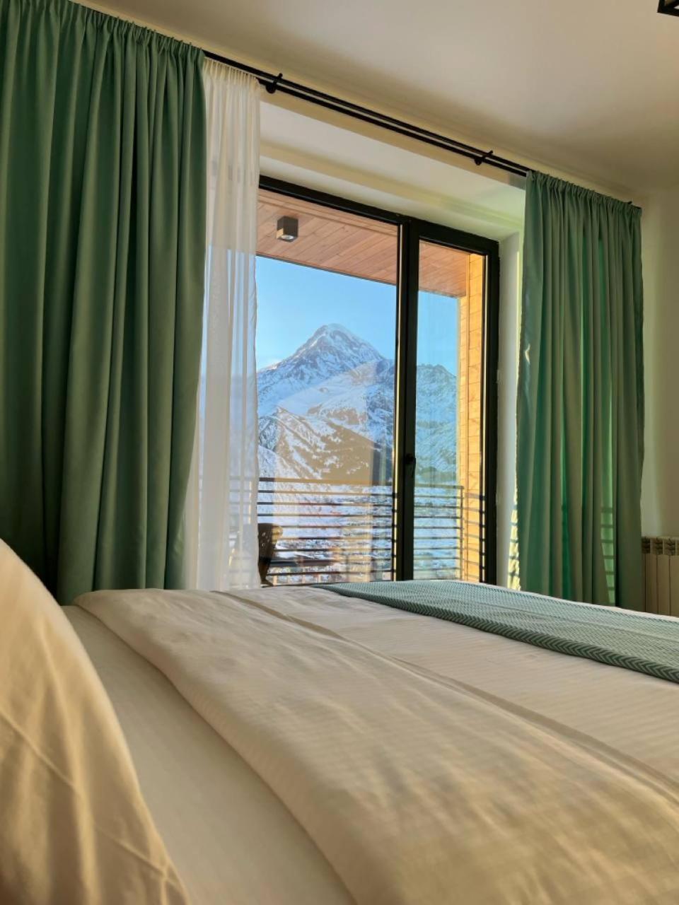 Kazbegi Hotel Grand View Bagian luar foto