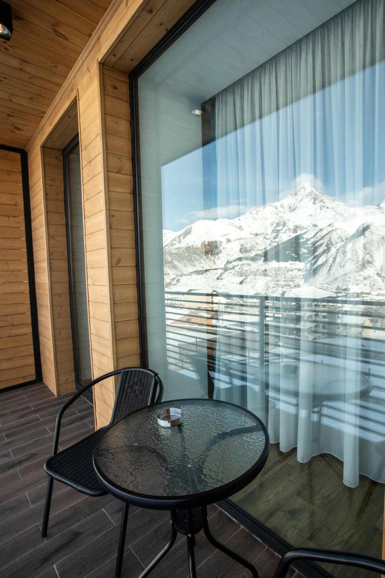 Kazbegi Hotel Grand View Bagian luar foto