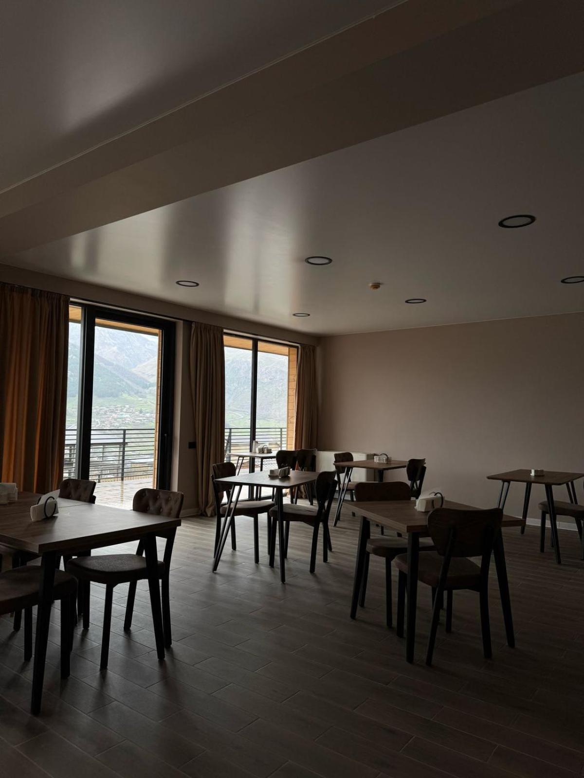Kazbegi Hotel Grand View Bagian luar foto