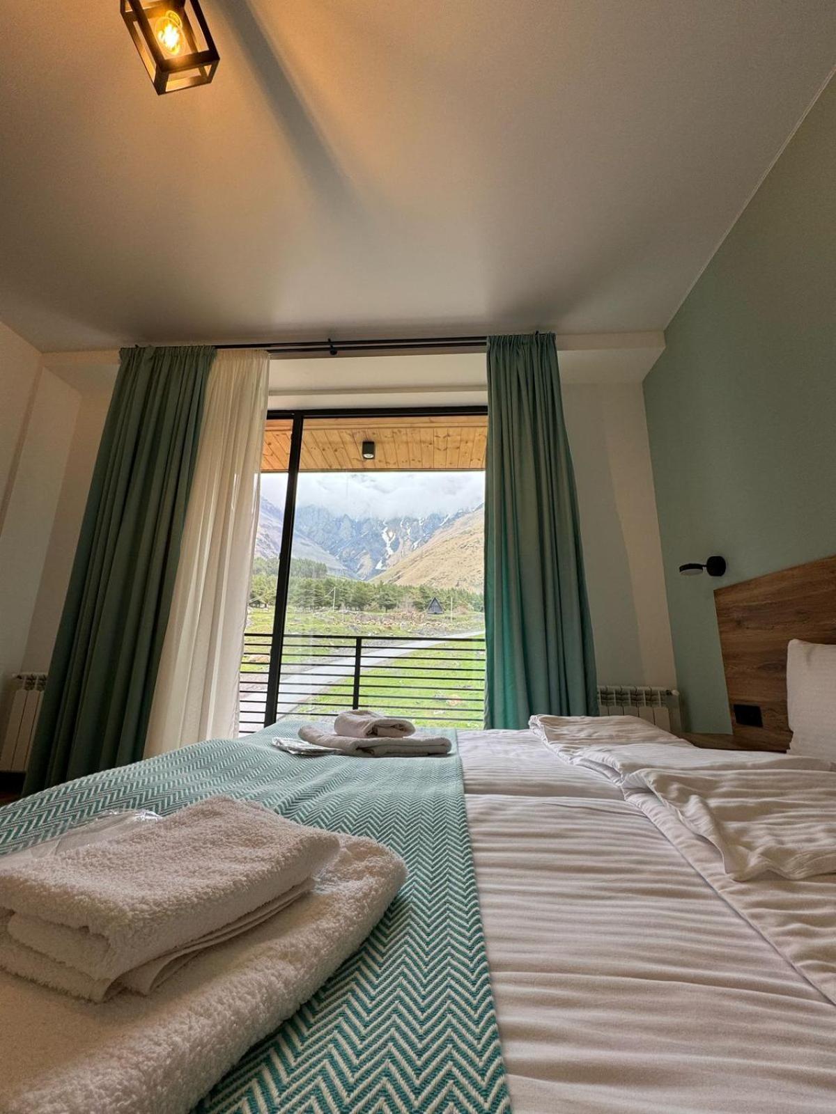 Kazbegi Hotel Grand View Bagian luar foto
