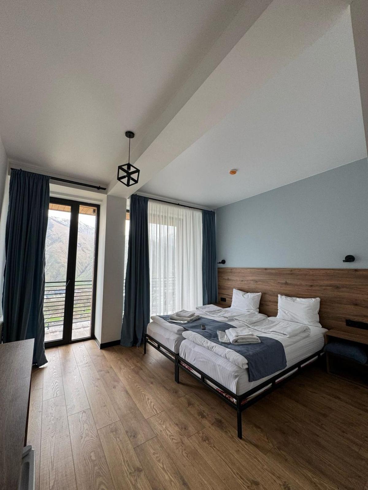 Kazbegi Hotel Grand View Bagian luar foto